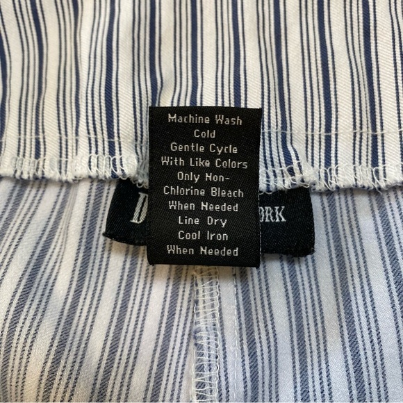 DFA New York Capri Size 12 Blue Striped Flat Front Cropped Pants Casual Coastal - Picture 7 of 12